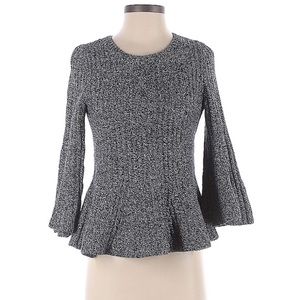 NWOT Gap Sweater Belle Sleeves
Charcoal gray and White
